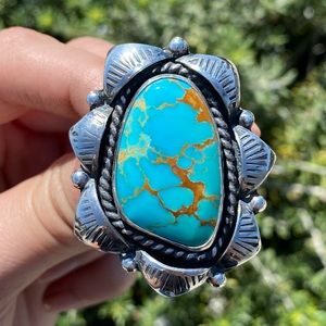 Kingman turquoise and sterling silver statement ring - size 8